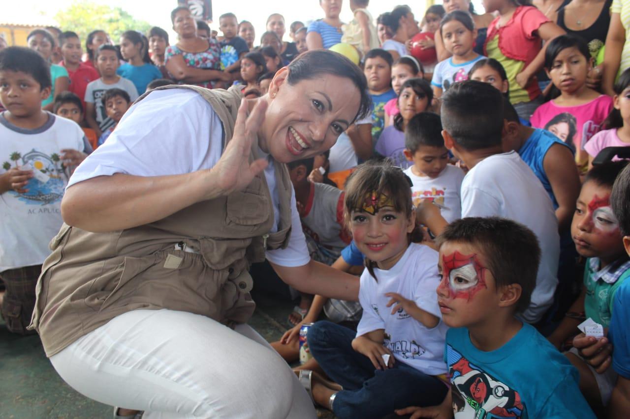 REALIZA DIF ACAPULCO FESTIVAL DE REYES EN EL PEDREGOSO Y BARRIOS HISTÓRICOS