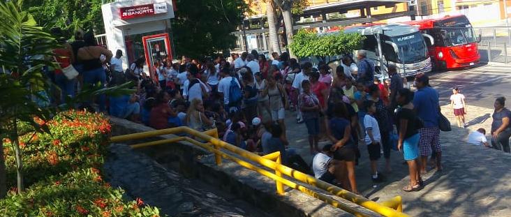 PADRES DE FAMILIA PROTESTAN POR FALTA DE ESCUELAS EN ACAPULCO