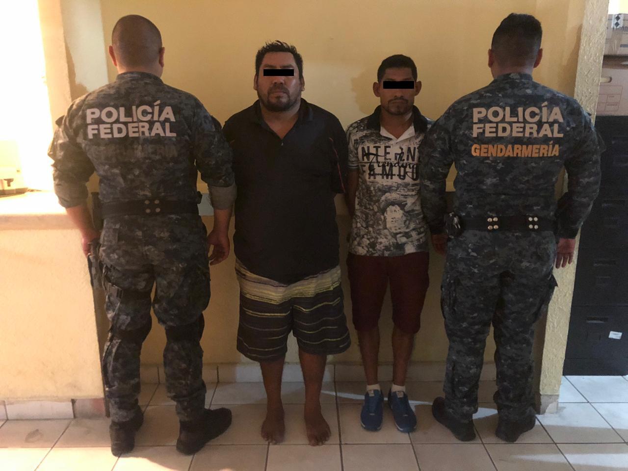 EN OPERATIVO DE SEGURIDAD DETIENEN A DOS VENDEDORES DE DROGA EN ACAPULCO