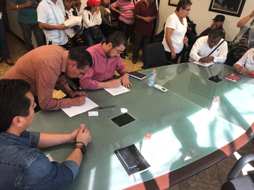 CONCLUYE PLANTÓN EN FISCALÍA DE GUERRERO CONCLUYE PLANTÓN EN FISCALÍA DE GUERRERO