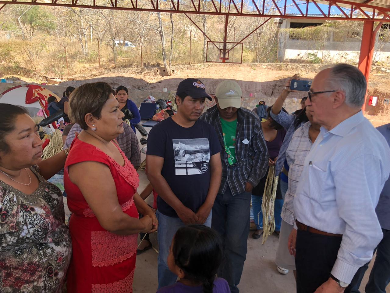 GOBIERNO DE GUERRERO ATIENDE A DESPLAZADOS DE COPALILLO