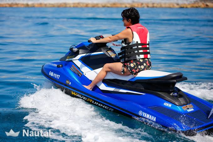 DOS HERIDOS AL CAER DE UN JET SKY EN ACAPULCO