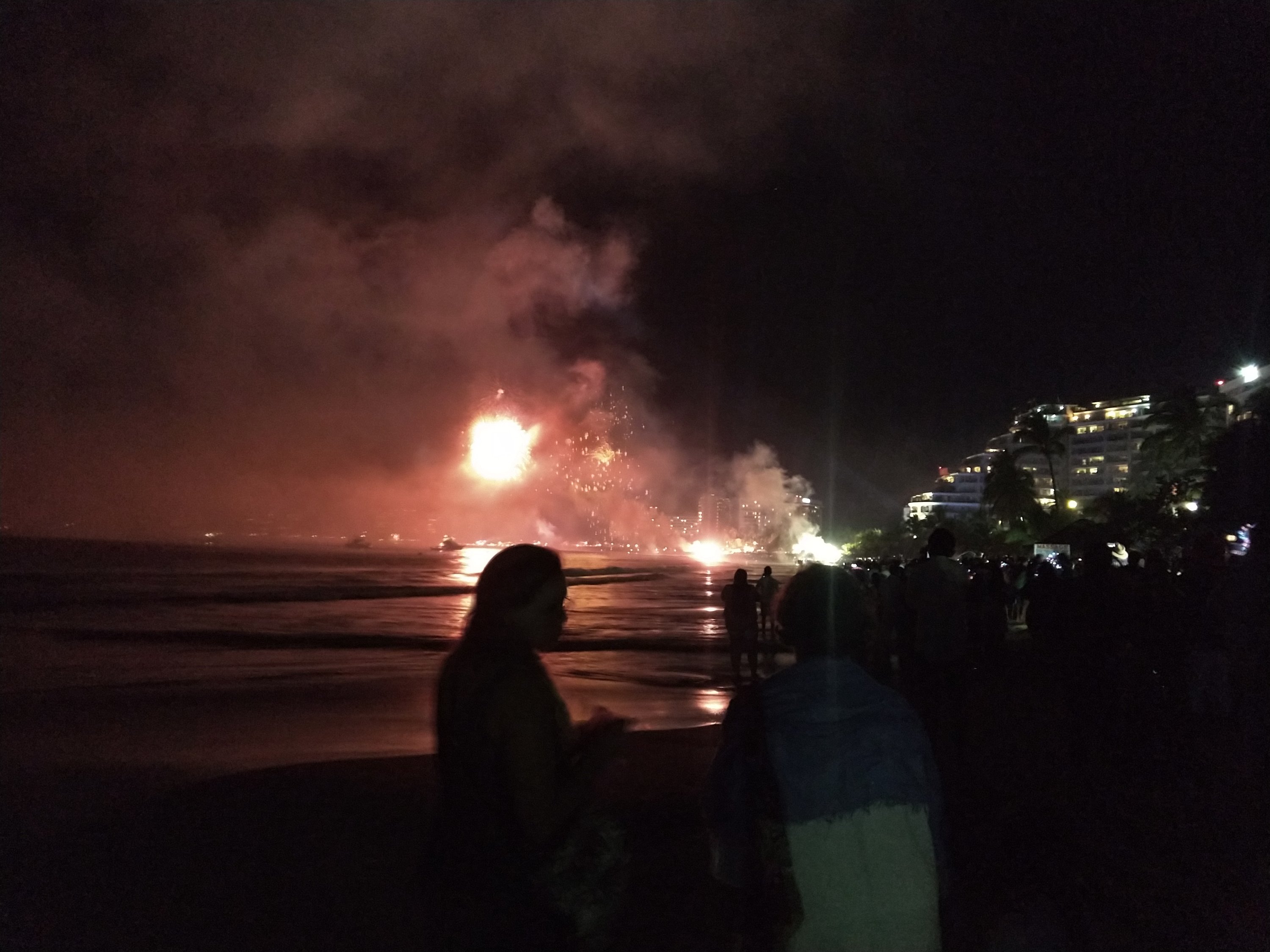 EN SALDO BLANCO POR  CELEBRACIÓN DE FIN DE AÑO 