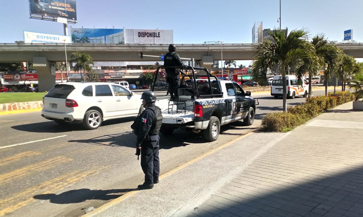 POLICÍAS ESTATALES VIGILAN ACAPULCO DURANTE PRIMER PUENTE LARGO 2019