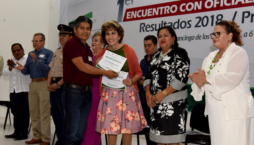 A LA VANGUARDIA REGISTRO CIVIL EN GUERRERO: MERCEDES CALVO A LA VANGUARDIA REGISTRO CIVIL EN GUERRERO: MERCEDES CALVO