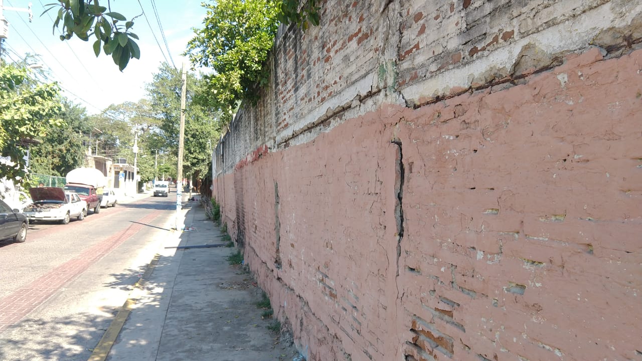 EN RIESGO DE COLAPSAR BARDA LA PESQUERA 