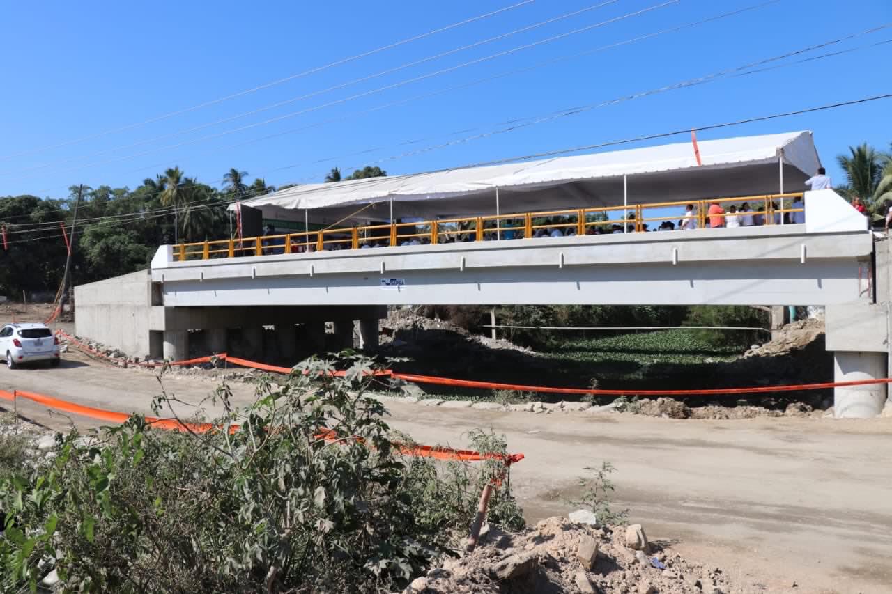 ASTUDILLO SUPERVISA OBRAS EN LLANO LARGO