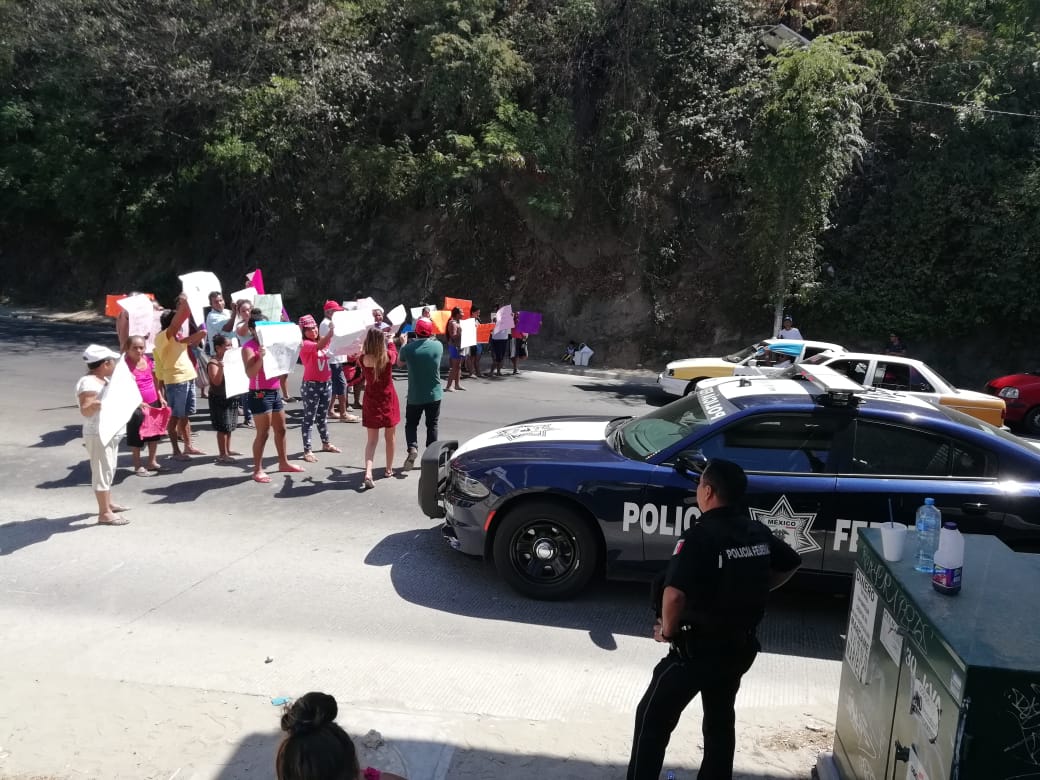 CIUDADANOS EXIGEN QUE REABRAN GASERAS QUE OPERAN ILEGAL EN ACAPULCO