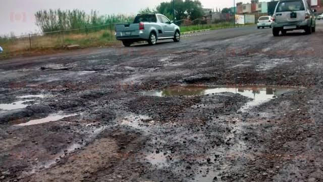 CALLE PROGRESO DE ZIHUATANEJO EN PÉSIMAS CONDICIONES