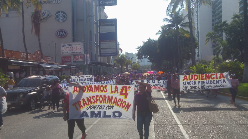 COLONOS MARCHAN POR COSTERA, DEMANDAN SERVICIOS PÚBLICOS