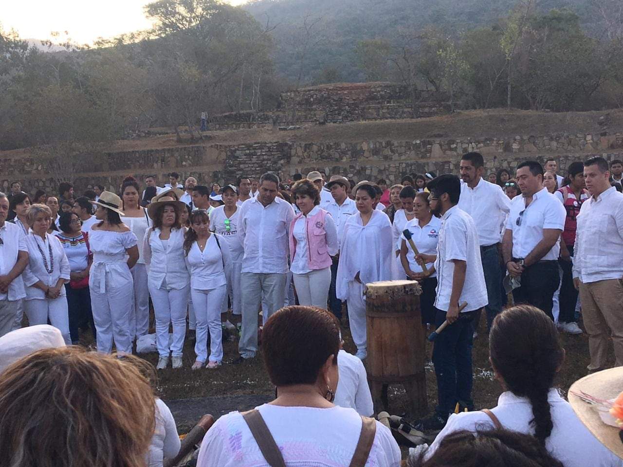 GUERRERENSES RECIBEN PRIMAVERA EN TEHUACALCO