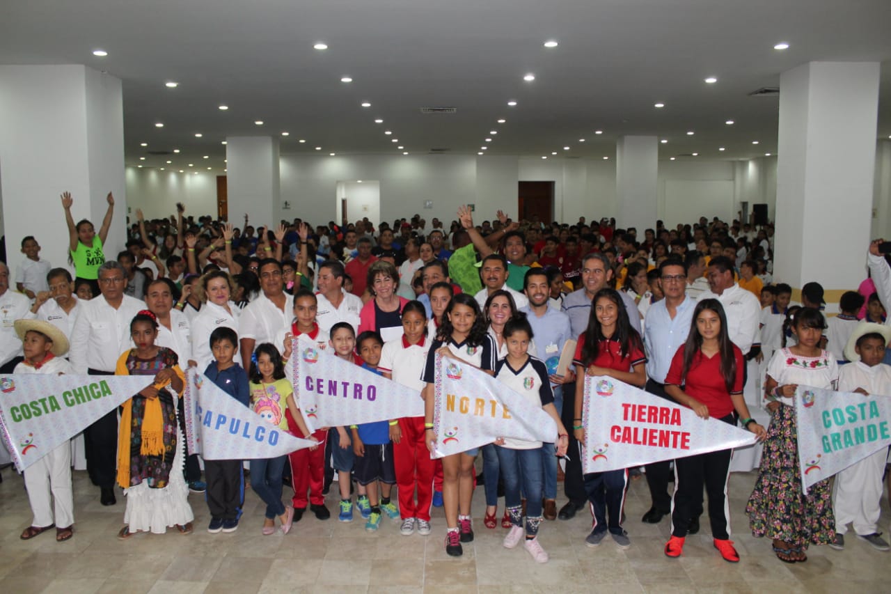 PRESIDENTA DEL DIF INAUGURA JUEGOS DEPORTIVOS ESCOLARES PRESIDENTA DEL DIF INAUGURA JUEGOS DEPORTIVOS ESCOLARES