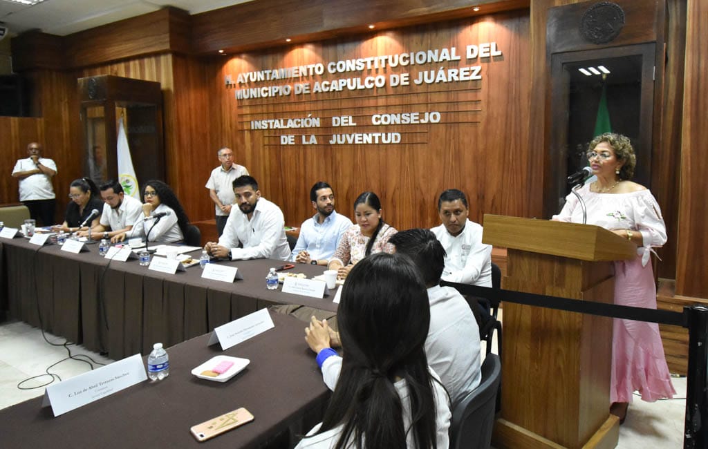 INSTALAN CONSEJO CONSULTIVO DE LA JUVENTUD 2018-2021 INSTALAN CONSEJO CONSULTIVO DE LA JUVENTUD 2018-2021