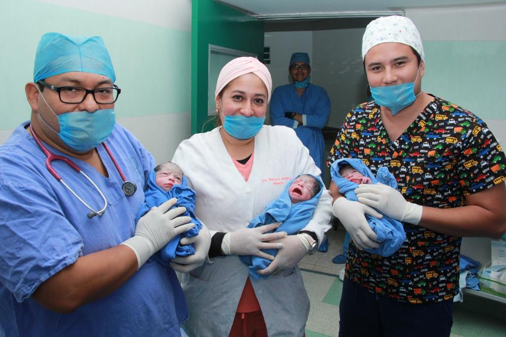 NACEN TRILLIZOS EN HOSPITAL REGIONAL DEL IMSS GUERRERO