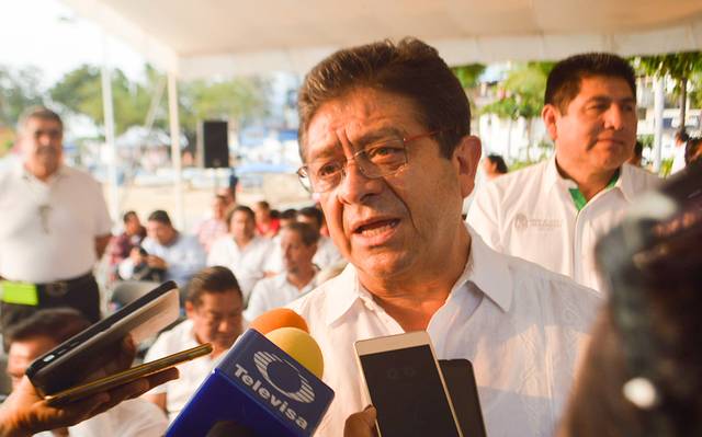 Ningún cierre de escuela está justificado, dice Arturo Salgado; habrá sanciones, advierte