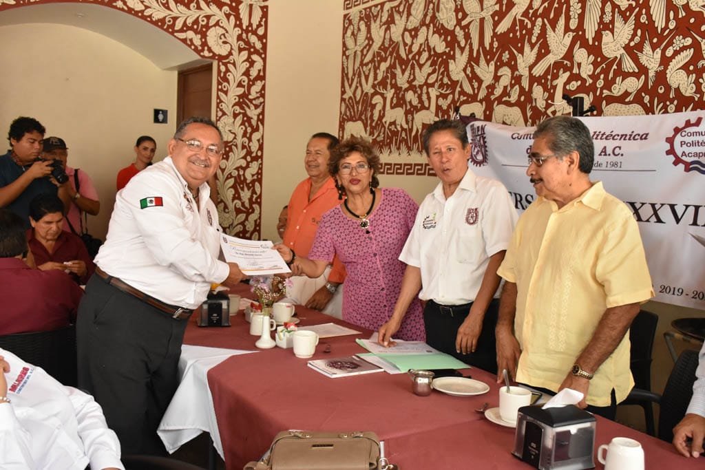 RECONOCE ADELA A COMUNIDAD POLITÉCNICA EN ACAPULCO RECONOCE ADELA A COMUNIDAD POLITÉCNICA EN ACAPULCO