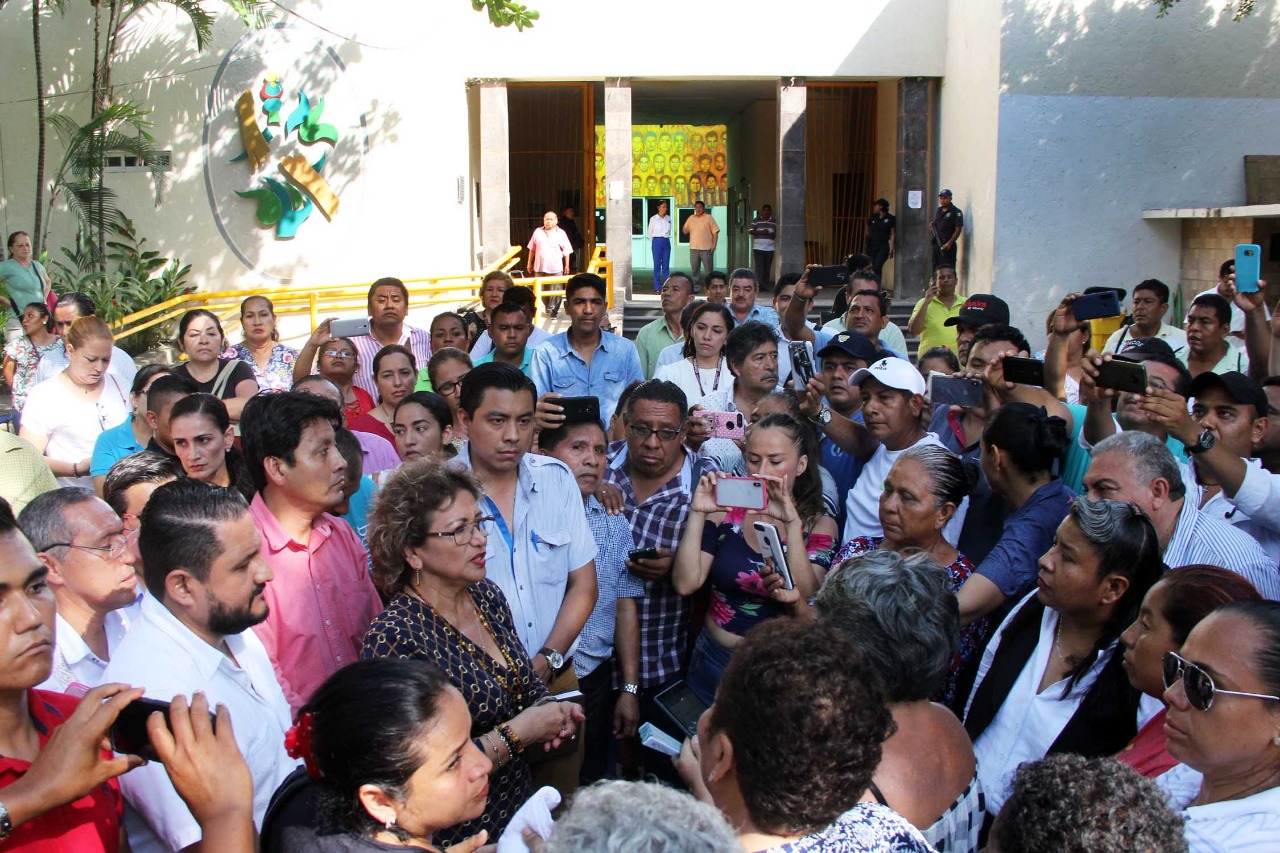 DIALOGA ADELA ROMÁN CON EMPLEADOS SINDICALIZADOS PARISTAS