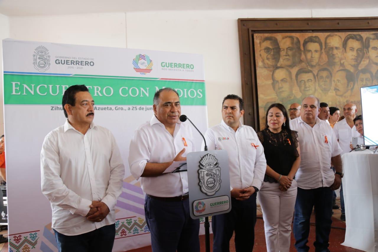 ACUERDA ASTUDILLO LLEGADA DE 6 CRUCEROS PARA ZIHUATANEJO