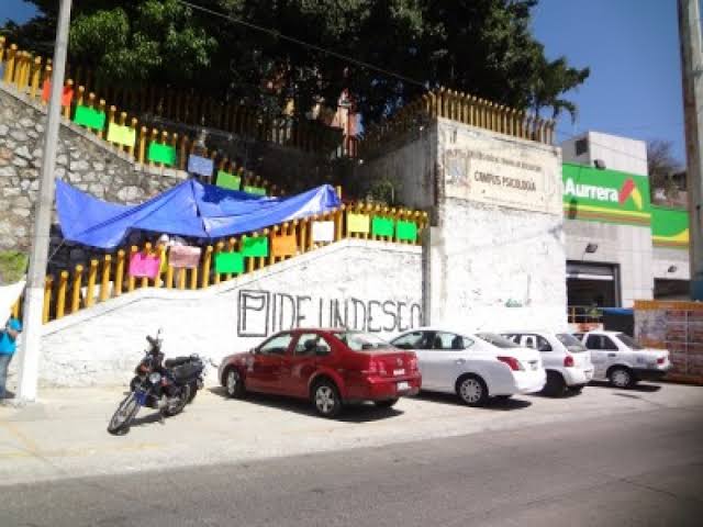UAGRO ADELANTA VACACIONES EN ACAPULCO Y CHILPANCINGO POR INSEGURIDAD UAGRO ADELANTA VACACIONES EN ACAPULCO Y CHILPANCINGO POR INSEGURIDAD