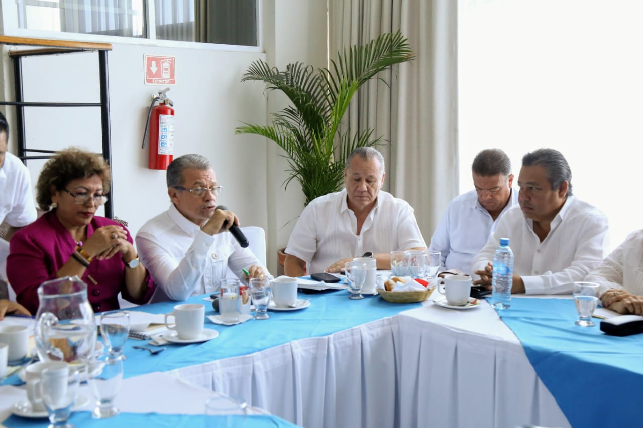 PLAYAS DE ACAPULCO SON APTAS PARA VISITANTES PLAYAS DE ACAPULCO SON APTAS PARA VISITANTES