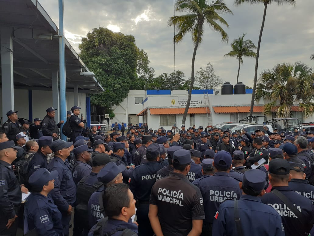 DEJAN DE TRABAJAR POLICÍAS DE ACAPULCO