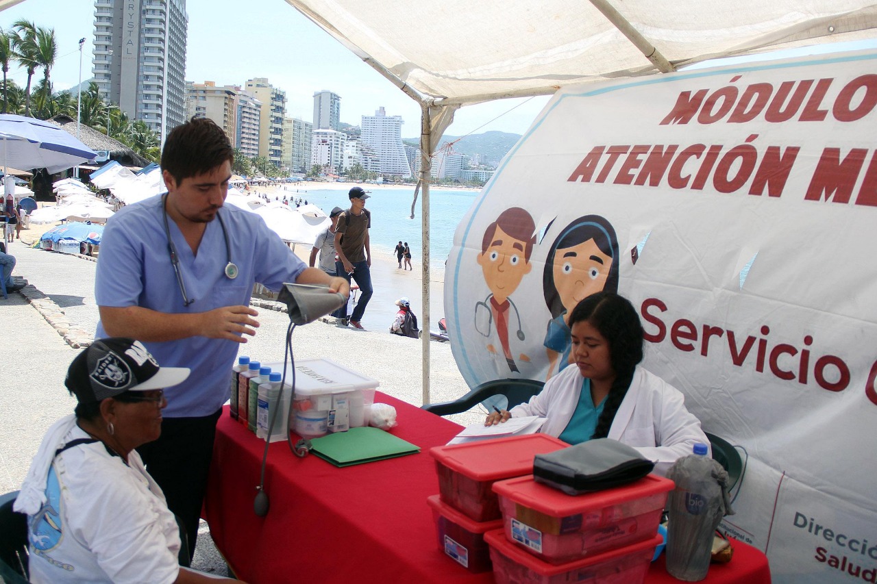 ATIENDE SALUD A MÁS DE 850 TURISTAS DURANTE VERANO 2019