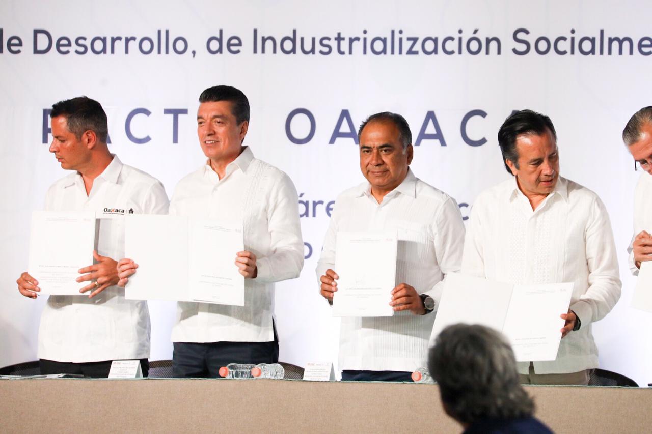 ASTUDILLO SE UNE AL PACTO POR EL  DESARROLLO SUR-SURESTE