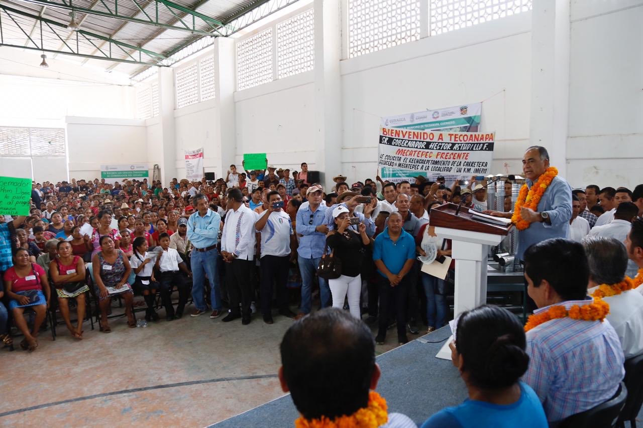 GOBIERNO DE GUERRERO LLEVA APOYOS Y OBRAS A TECOANAPA