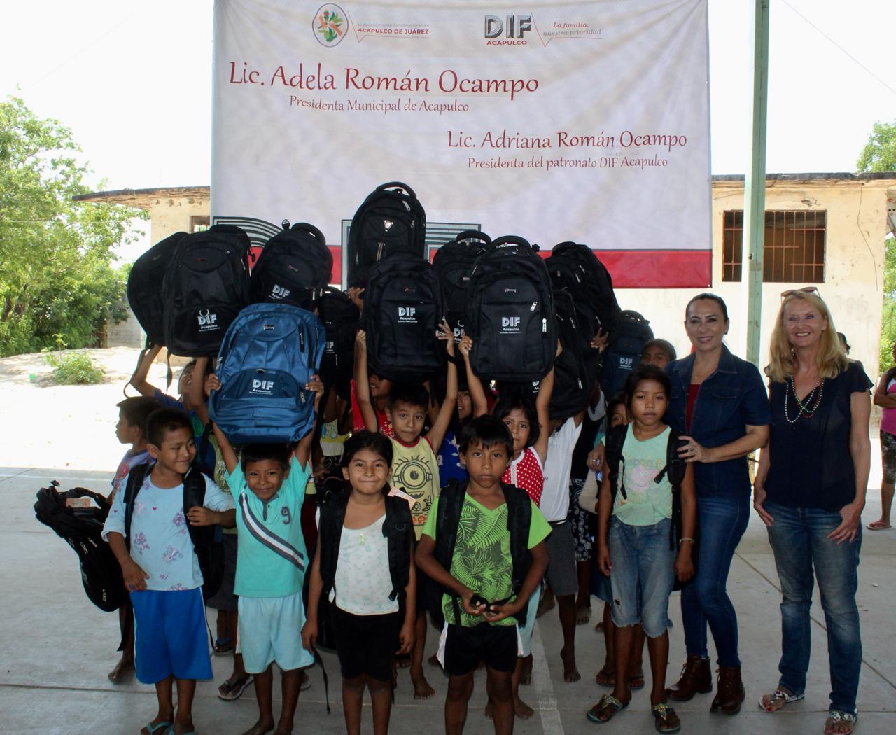 ENTREGA DIF ÚTILES ESCOLARES A NIÑOS EN ZONA RURAL