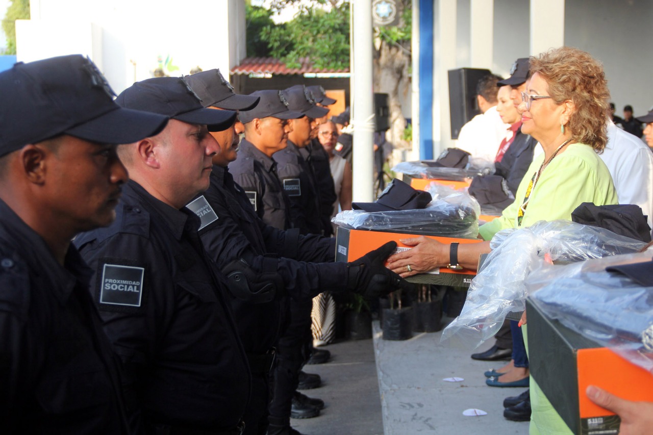 ADELA MEJORA CONDICIONES LABORALES DE POLICÍAS