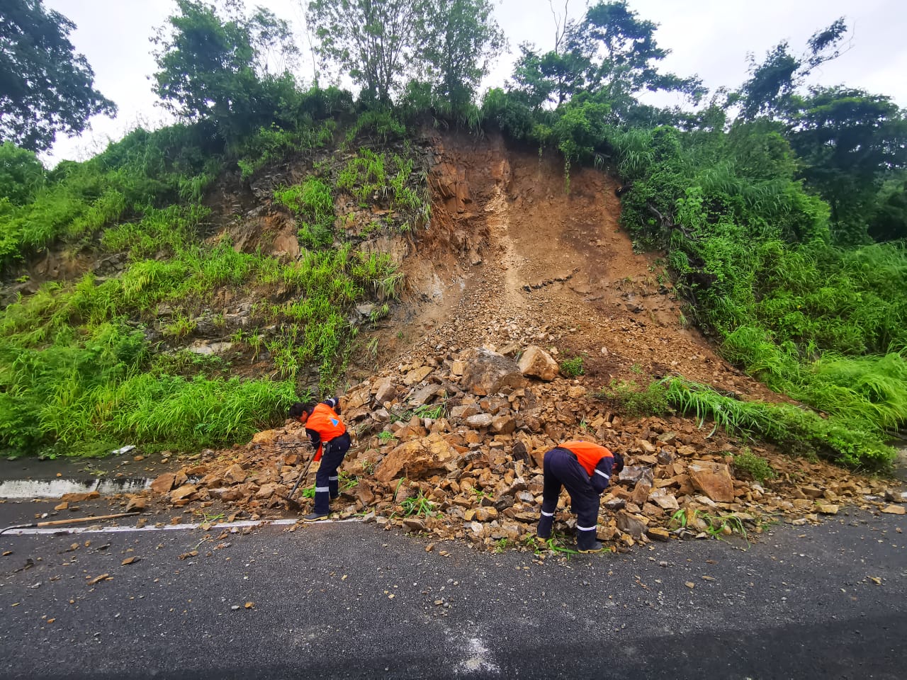 GOBIERNO DE GUERRERO FIRMA DECLARATORIA DE EMERGENCIA PARA 30 MUNICIPIOS