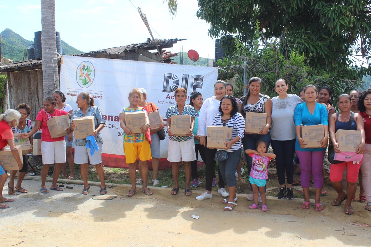 RECIBEN FAMILIAS EL PROGRAMA ALIMENTARIO DEL DIF MUNICIPAL