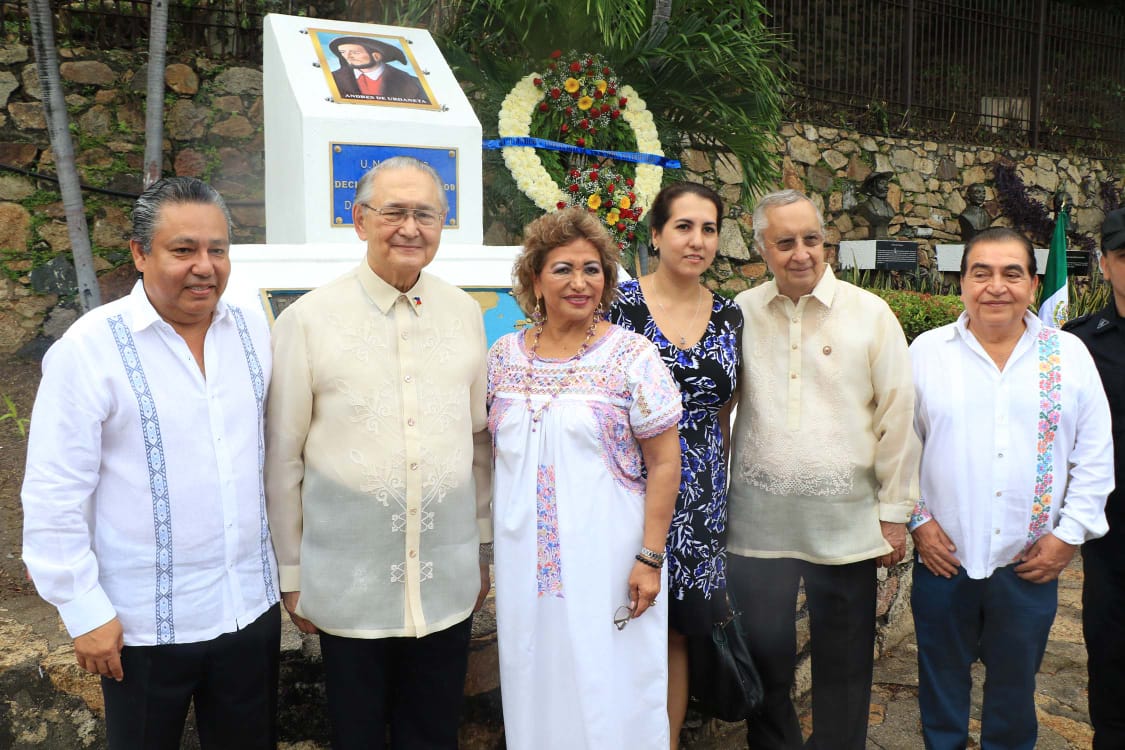 RECIBE ADELA ROMÁN AL EMBAJADOR DE FILIPINAS EN MÉXICO