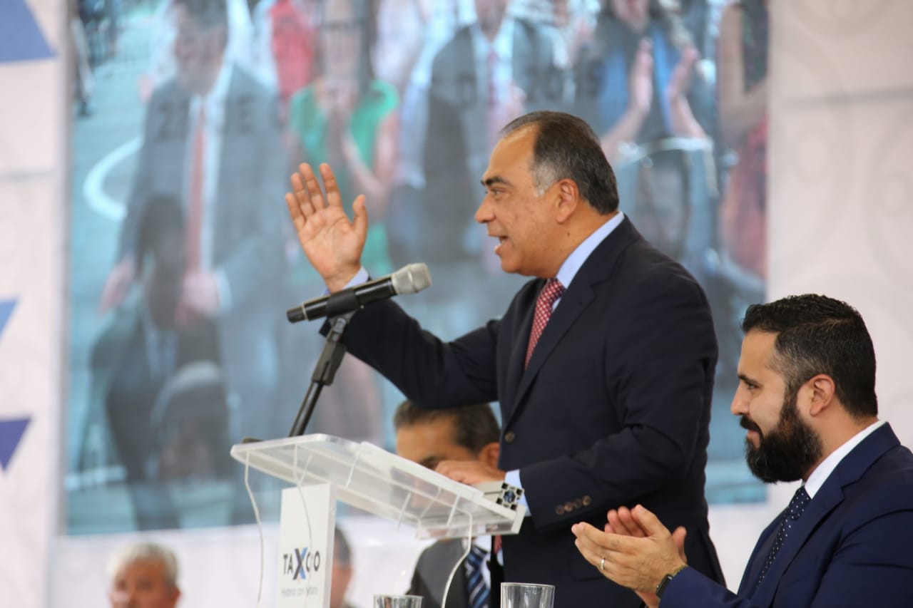 ASTUDILLO DEMUESTRA RESPALDO A TAXQUEÑOS ASTUDILLO DEMUESTRA RESPALDO A TAXQUEÑOS