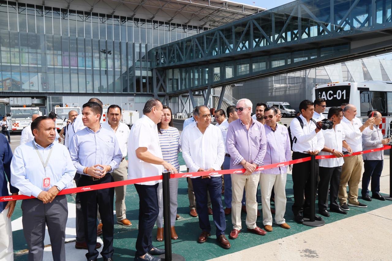 INAUGURAN PRIMER VUELO CANCÚN-ACAPULCO