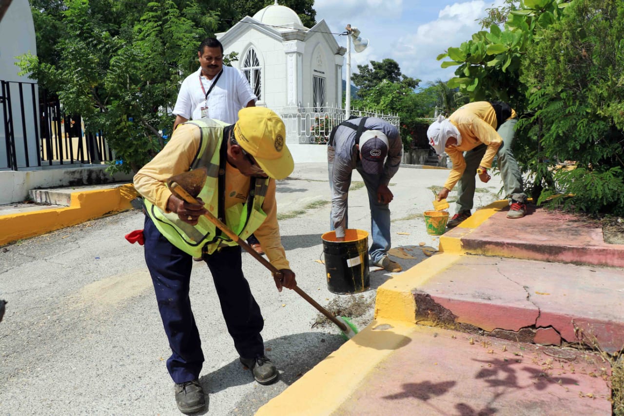 AYUNTAMIENTO LIMPIA PANTEONES DE ACAPULCO