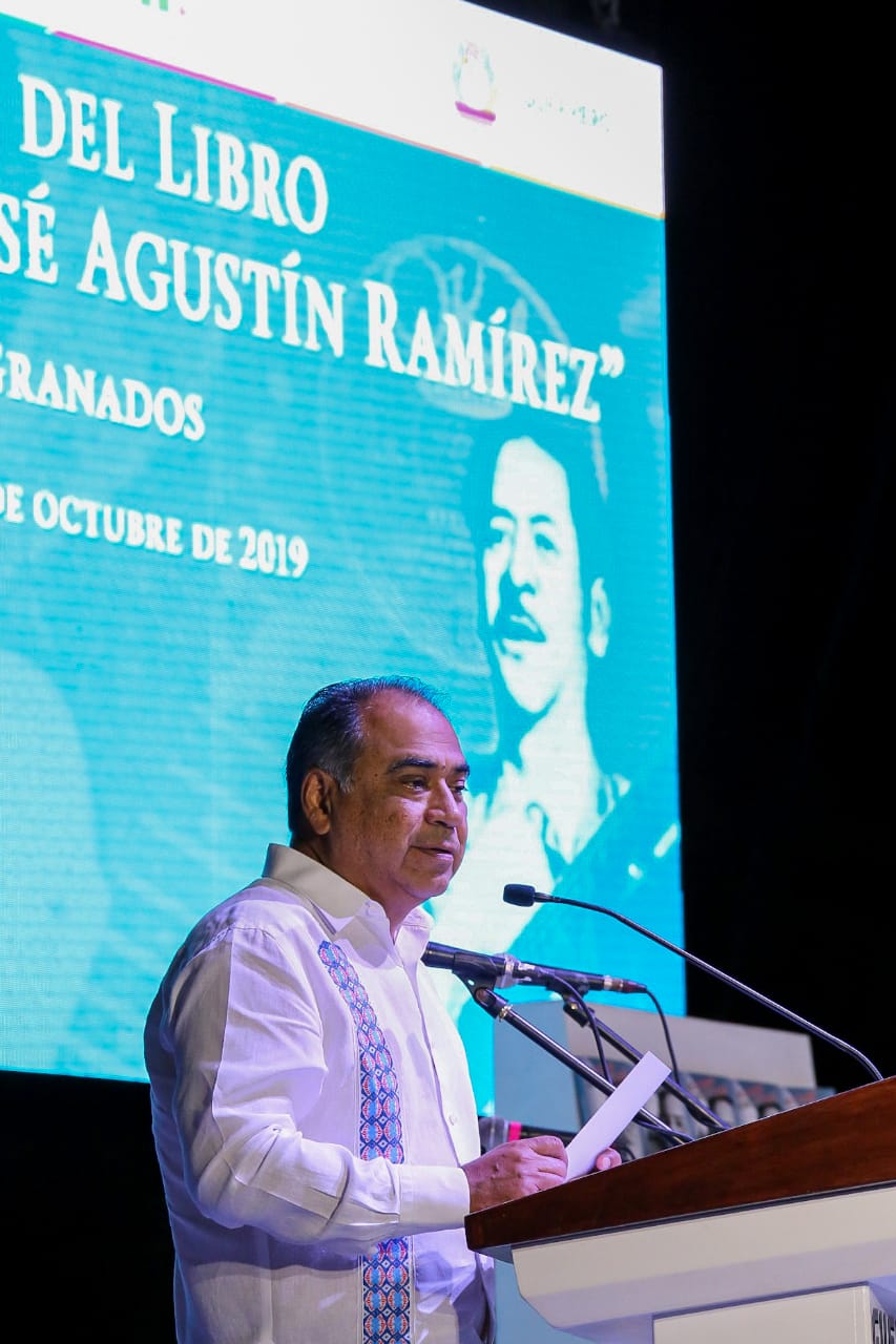 PRESENTAN LIBRO DE JOSÉ AGUSTÍN EN CHILPANCINGO