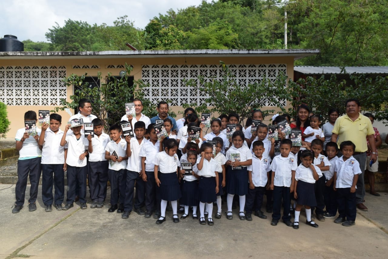 PISANDO FUERTE HACE FELIZ A  NIÑOS DE ESCUELA BILINGÜE