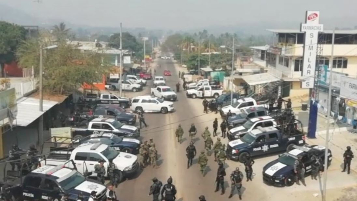 Suman 19 detenidos de Los Dumbos y UPOEG en Xaltianguis; mantienen operativo