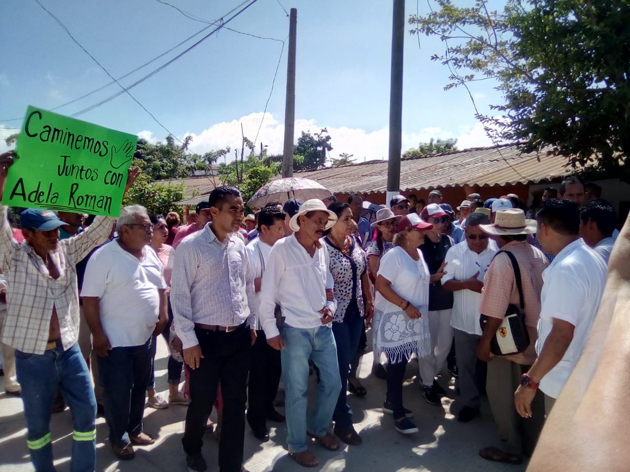 Entrega Adela obras de drenaje, agua y pavimentación en el Acapulco rural
