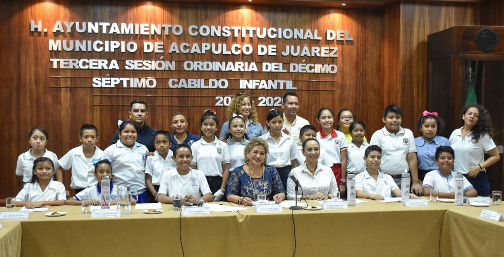 Asiste Adela Román a la tercera sesión ordinaria del Décimo Séptimo Cabildo Infantil