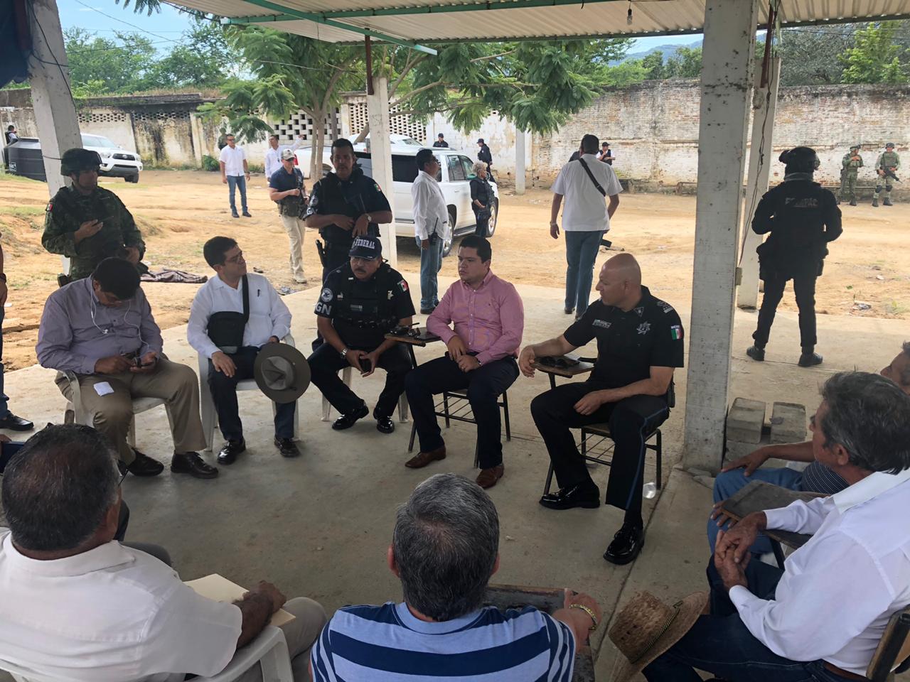 Autoridades se reúnen en Xaltianguis para dar seguimiento a operativos