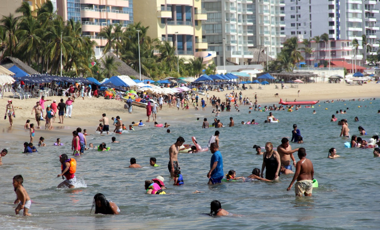 Nuevos muestreos arrojan solo una playa de Acapulco fuera de norma