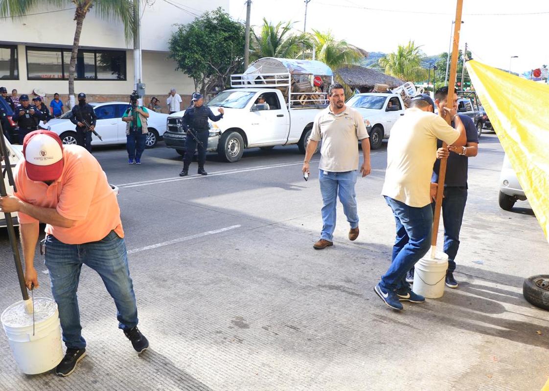 Retiran a franeleros de Caleta y Caletilla; cobraban hasta 80 pesos a turistas