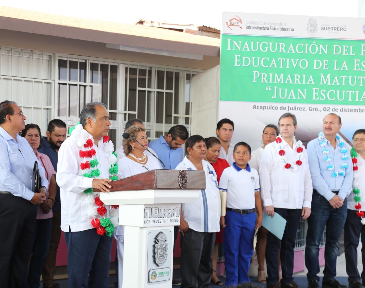 Inaugura Astudillo y Esteban Moctezuma escuela en Acapulco