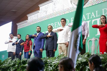 ‘Son nuestro orgullo’, dice gobernador Astudillo en la entrega ‘Premios Estatales de la Juventud 2019’
