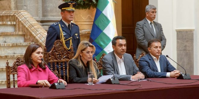 Bolivia expulsa a embajadora de México