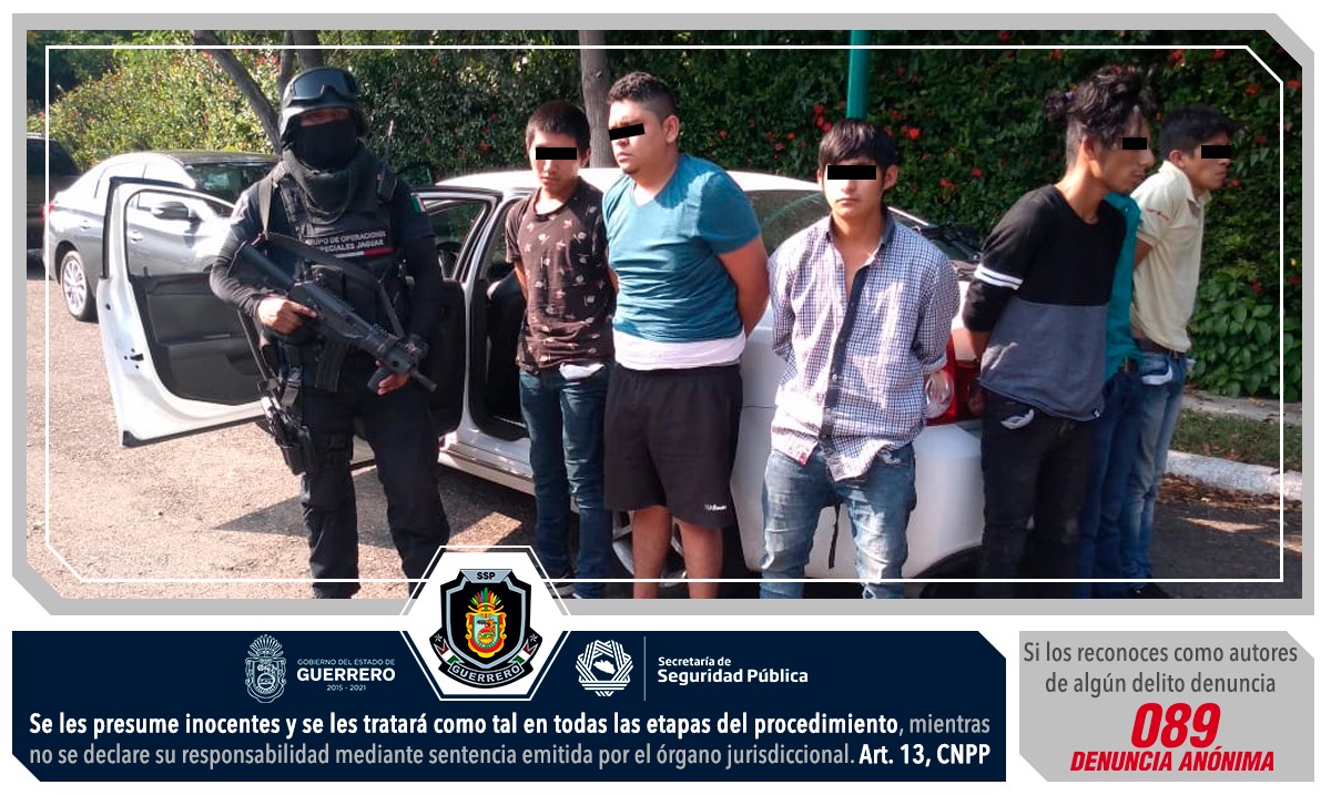 Detienen a 8 hombres y una mujer con drogas y fusiles AK-47 en Ixtapa
