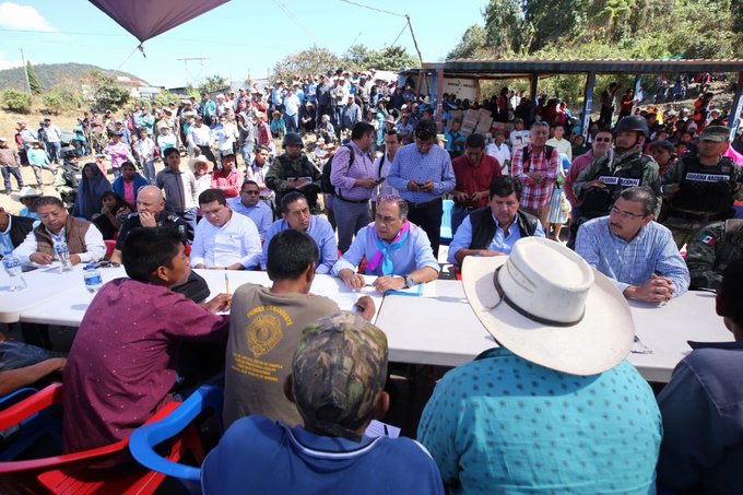 Por enojo la CRAC armó a niños, deben regresar a clases: Astudillo en Alcozacán, Chilapa