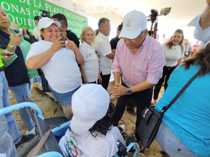 Inaugura Astudillo la segunda playa incluyente en Guerrero